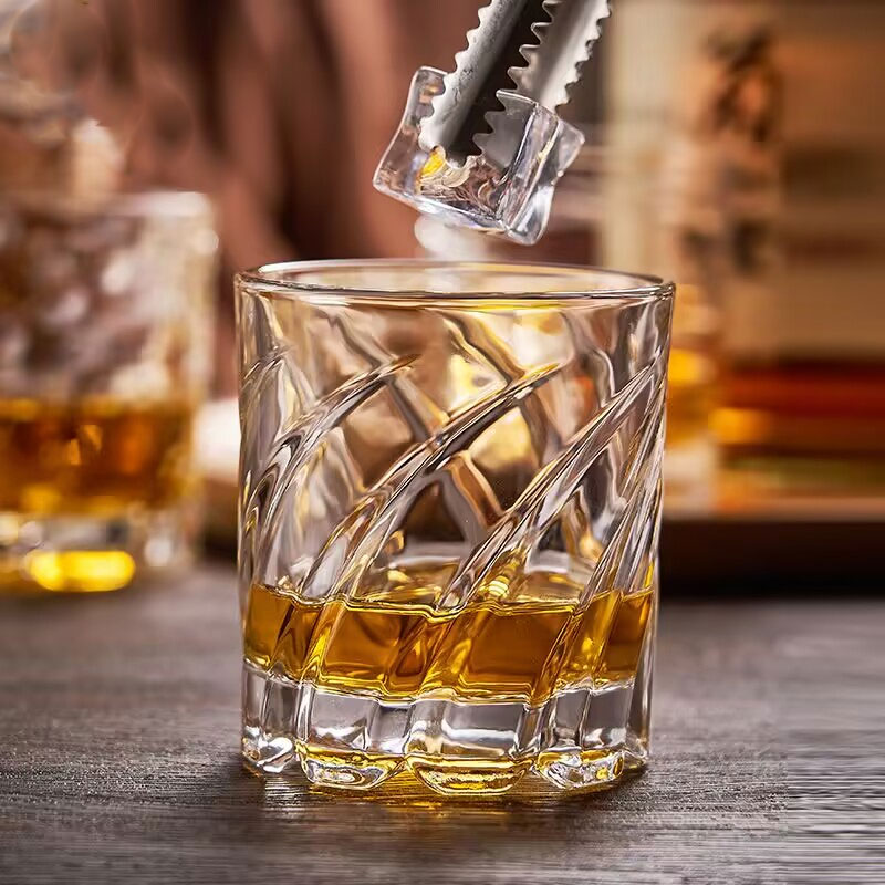 Geprägtes Whiskyglas, hochwert – Wine Beer And Spirit Bewertung und Preis