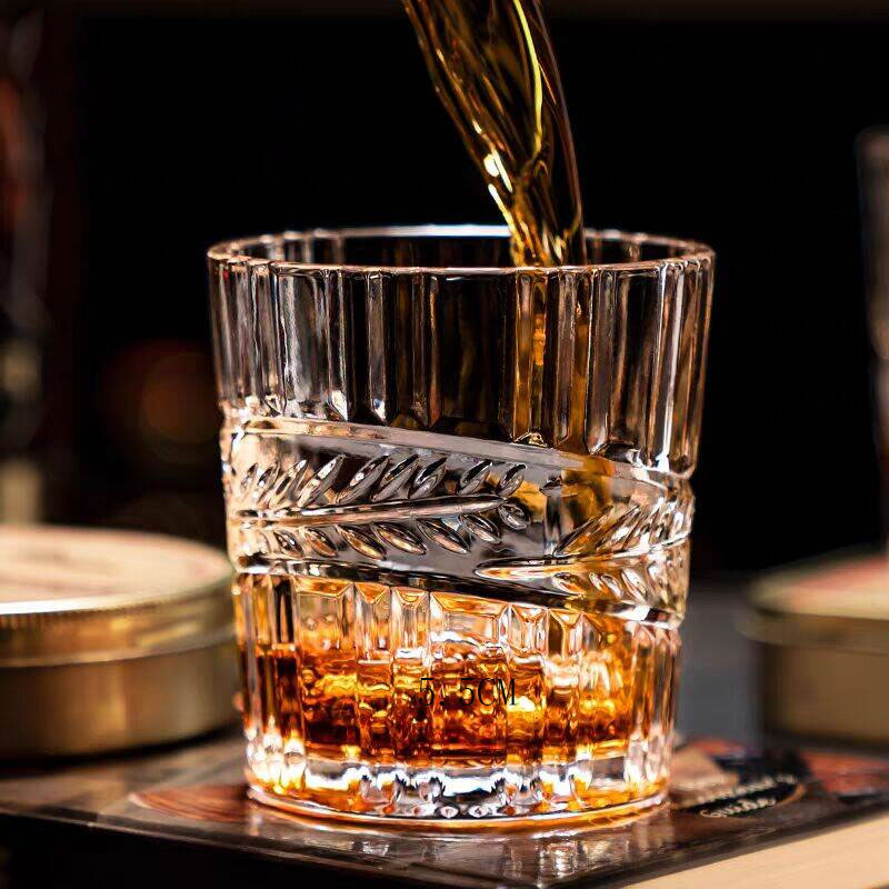 Geprägtes Whiskyglas, hochwert – Wine Beer And Spirit Bewertung und Preis